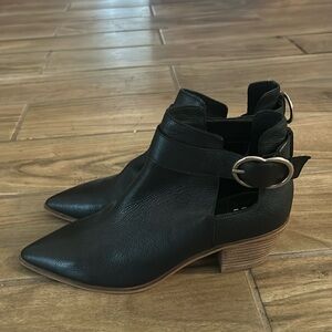 Black pointy toe booties